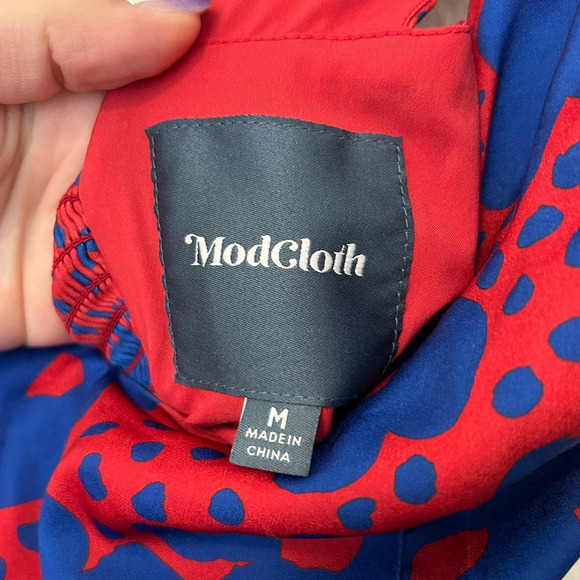 ModCloth Timeless Magnetism A-Line Dress Size Medium Red Blue Floral Knee Length - Picture 3 of 16